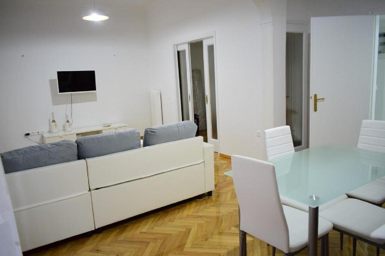 Beautiful Renovated Flat In Athens Appartement Buitenkant foto